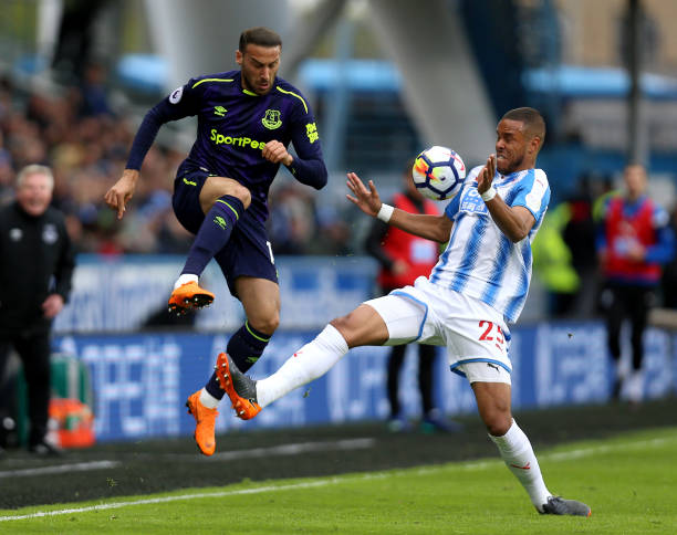 他展现了出 他展现了出